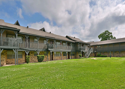 Canterbury House-Exterior-Courtyard-0930-1200w